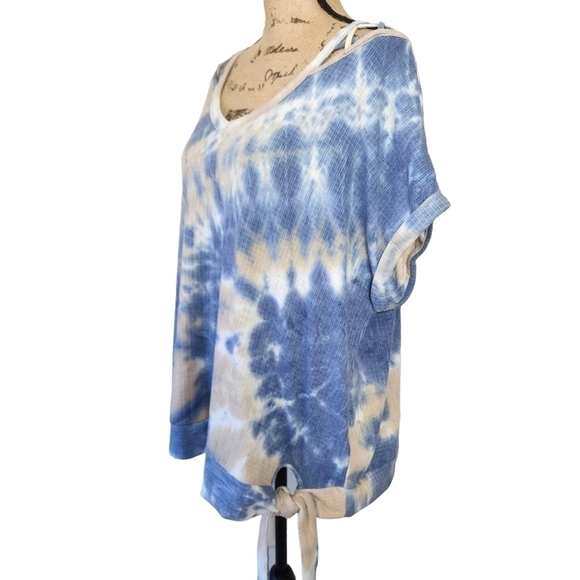 3/$15 Absolutely Famous Tie Die Top - 2X - Picture 2 of 9